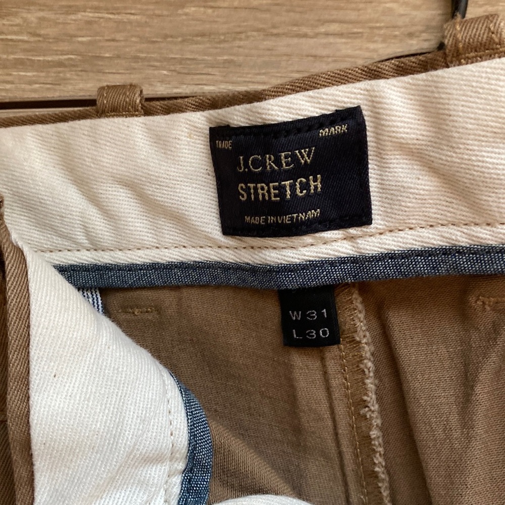 Like New, J. Crew men’s 770 Stretch Chino. 31Wx30L. tan Color.